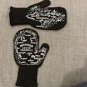 Black Michigan mittens